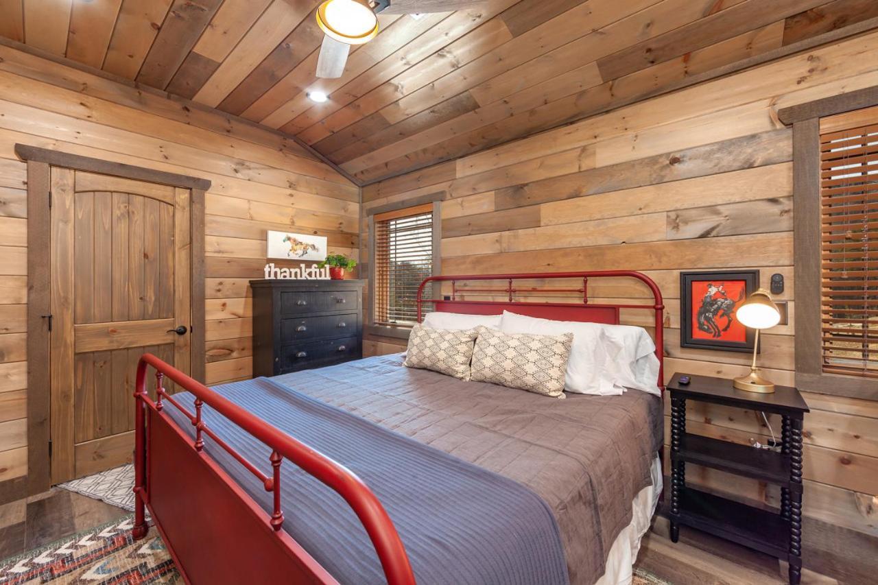 Splash Mountain Pool Hot Tub Theater Game Room Sevierville Extérieur photo