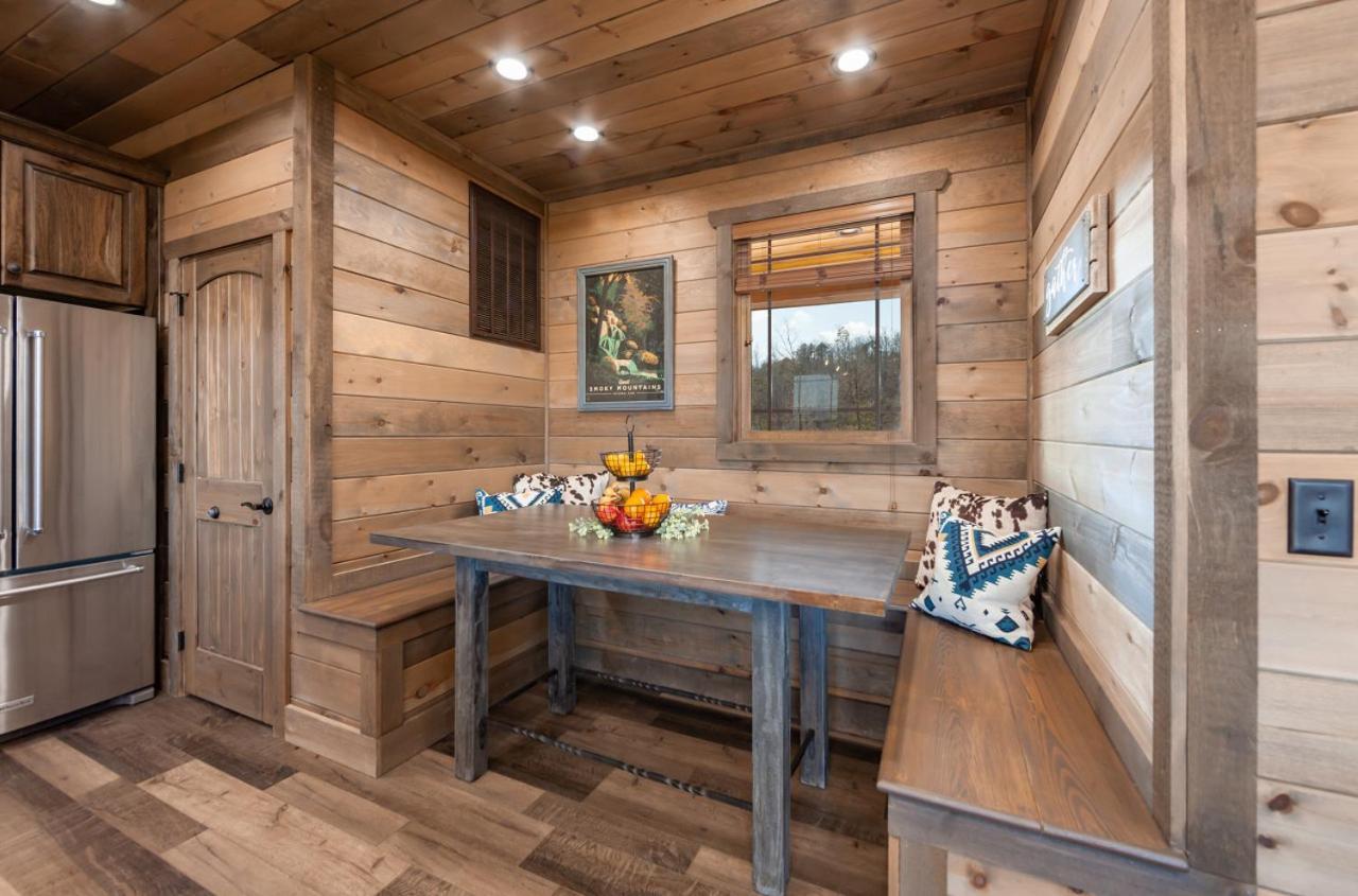 Splash Mountain Pool Hot Tub Theater Game Room Sevierville Extérieur photo
