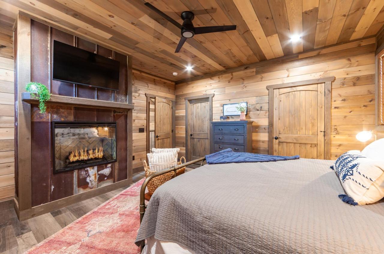 Splash Mountain Pool Hot Tub Theater Game Room Sevierville Extérieur photo